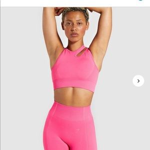 Ultra seamless sports bra in Cyber Pink
